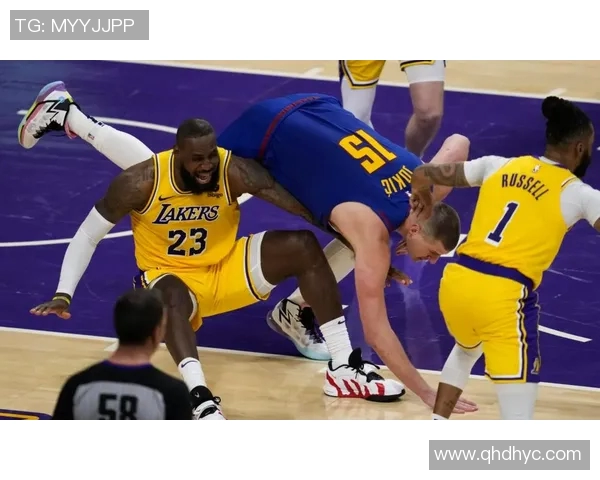 湖人对阵鹈鹕精彩回顾球迷热议赛场表现与战术分析